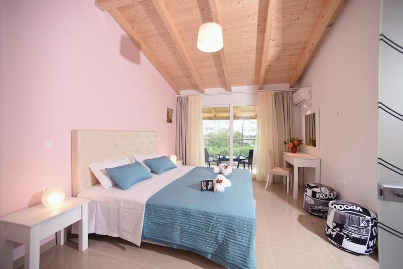 Palapart Gikas Suites And Studios Gouvia Exterior photo