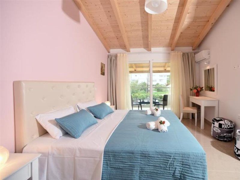 Palapart Gikas Suites And Studios Gouvia Exterior photo
